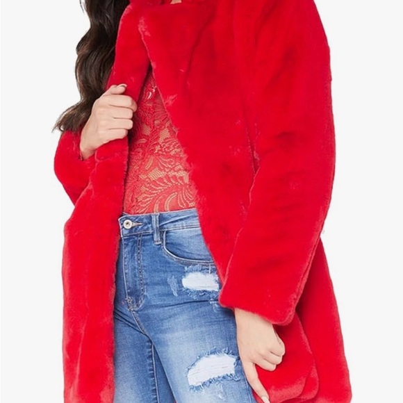 NWOT Women's Red Faux Fur Coat - Picture 8 of 9